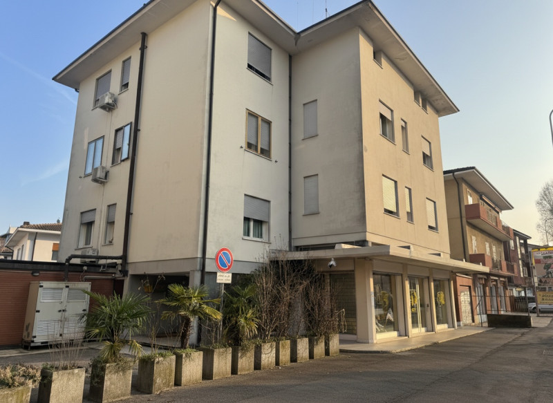 ANCONETTA

Inserito in un quartiere residenziale tranquillo e ben abitato, l’appartamento si trov...