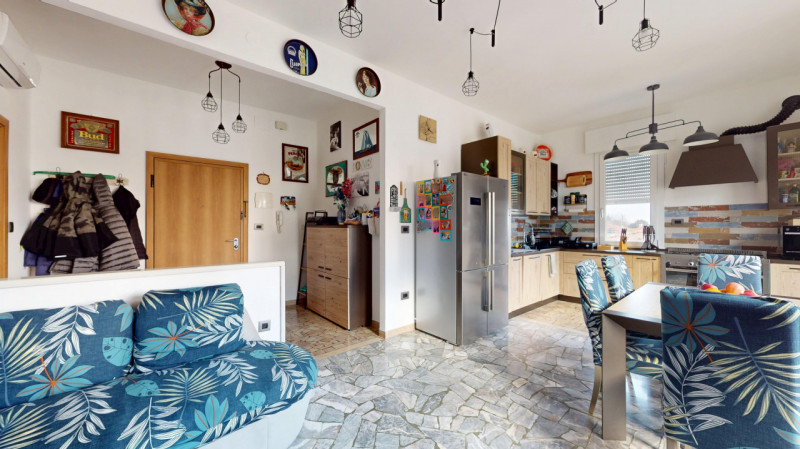 ANCONETTA

Inserito in un quartiere residenziale tranquillo e ben abitato, l’appartamento si trov...