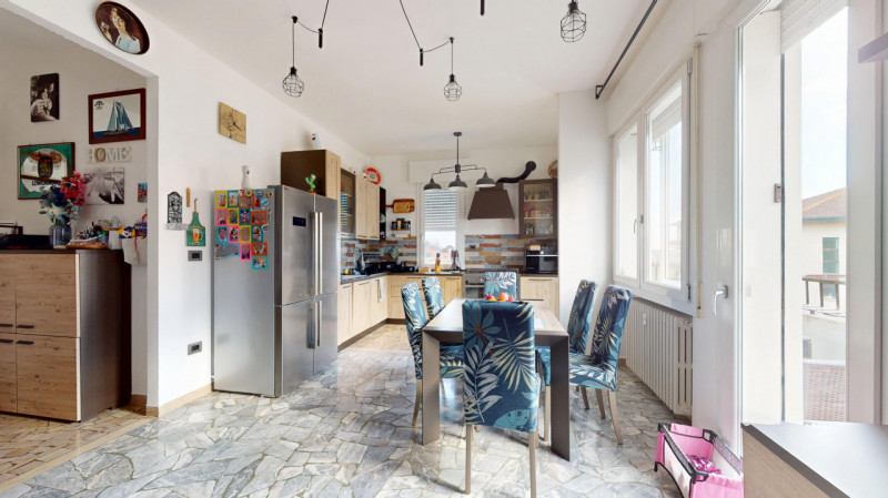 ANCONETTA

Inserito in un quartiere residenziale tranquillo e ben abitato, l’appartamento si trov...