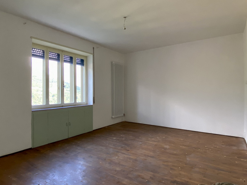 In una tranquilla contrada di Torrebelvicino, contrada Cavion, immersa in un contesto naturale mo...