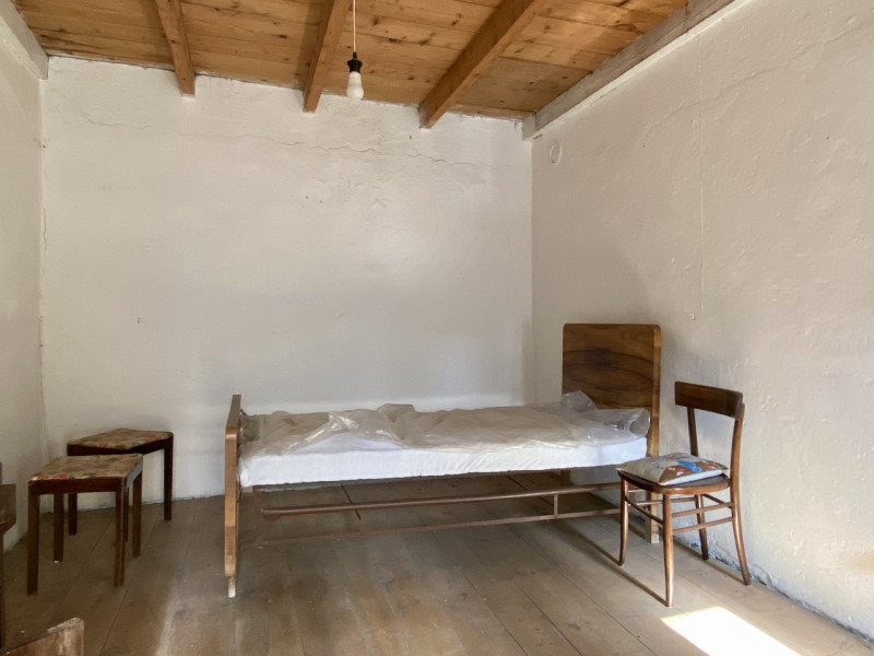 In una tranquilla contrada di Torrebelvicino, contrada Cavion, immersa in un contesto naturale mo...