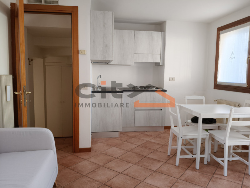 Romano Alto, in vicolo di Borgo a cinque minuti a piedi dal Centro Paese proponiamo MINIAPPARTAME...