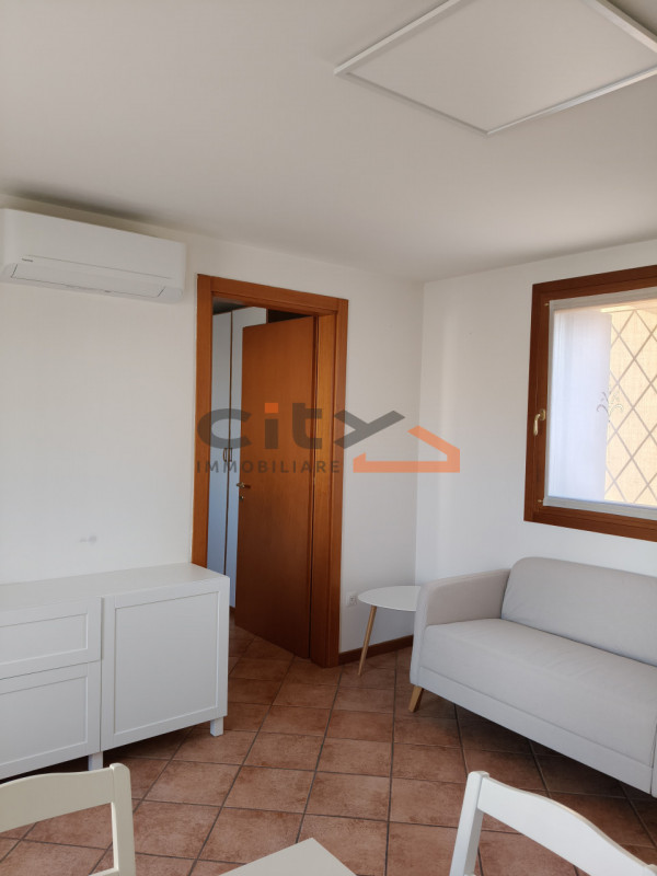 Romano Alto, in vicolo di Borgo a cinque minuti a piedi dal Centro Paese proponiamo MINIAPPARTAME...