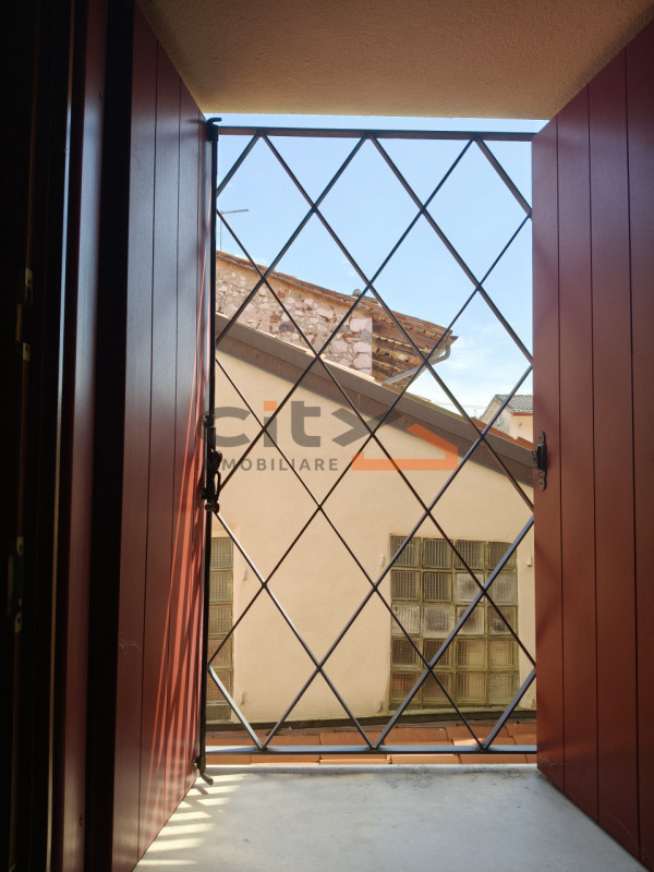 Romano Alto, in vicolo di Borgo a cinque minuti a piedi dal Centro Paese proponiamo MINIAPPARTAME...