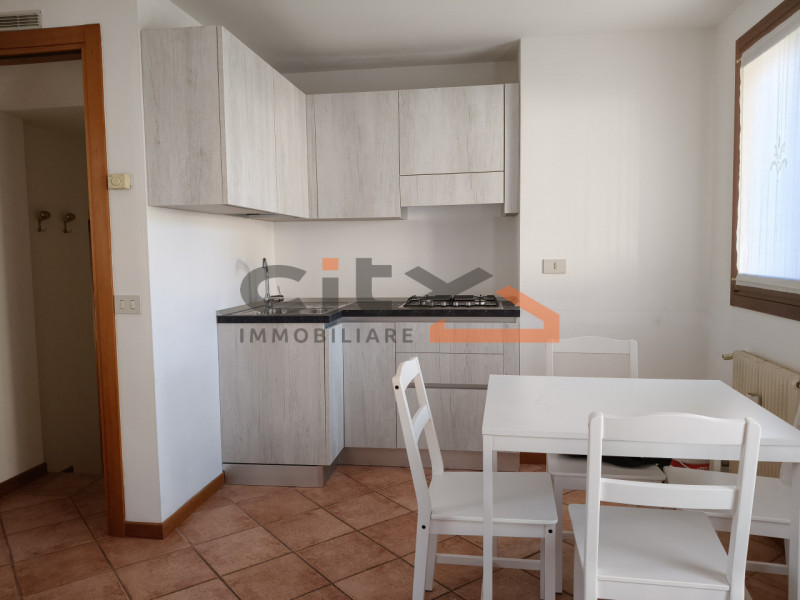 Romano Alto, in vicolo di Borgo a cinque minuti a piedi dal Centro Paese proponiamo MINIAPPARTAME...