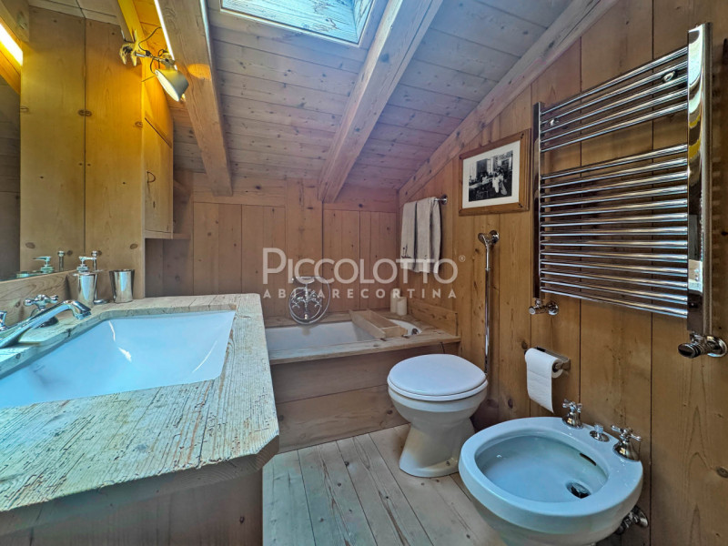 Rif. V5321 - Monolocale in vendita nel cuore di Cortina d'Ampezzo, comodo ai servizi e dotato di ...