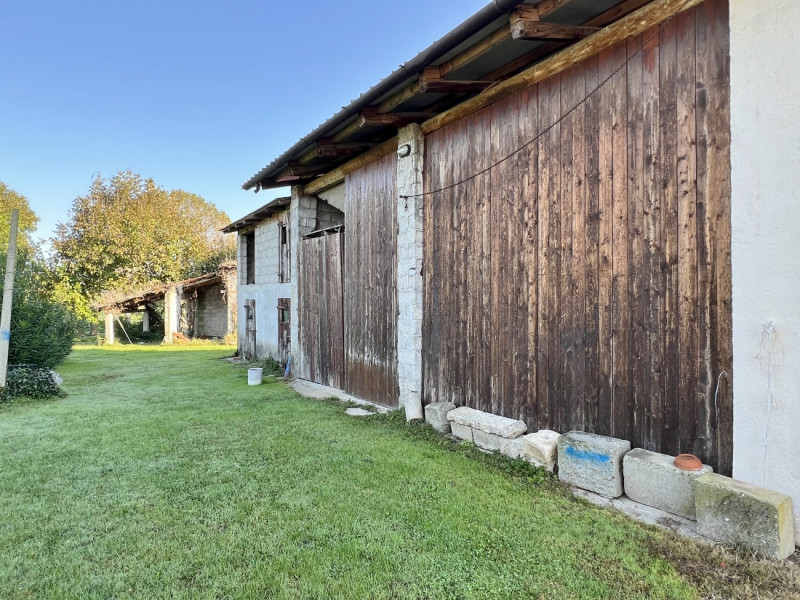 PORZIONE DI CASA DI CORTE DA RISTRUTTURARE CON GIARDINO ESCLUSIVO e ACCESSORI A MONTEGALDA (VICEN...