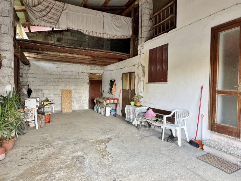 PORZIONE DI CASA DI CORTE DA RISTRUTTURARE CON GIARDINO ESCLUSIVO e ACCESSORI A MONTEGALDA (VICEN...