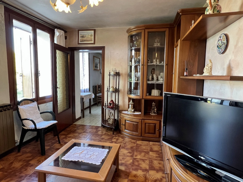 PORZIONE DI CASA DI CORTE DA RISTRUTTURARE CON GIARDINO ESCLUSIVO e ACCESSORI A MONTEGALDA (VICEN...