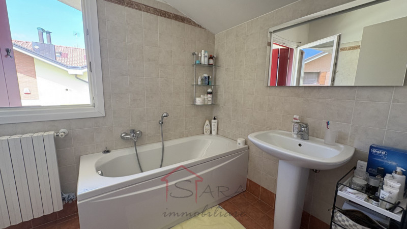 Porzione di QUADRIFAMILIARE di circa 230 mq – ALBIGNASEGO

In una zona residenziale tranquilla, r...