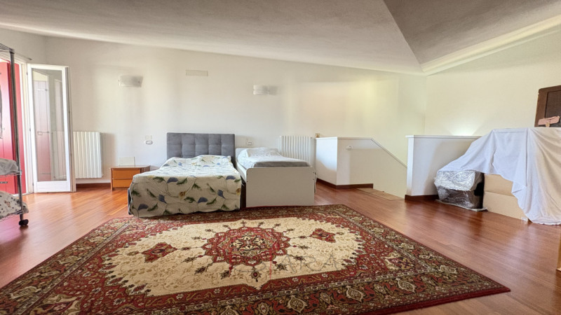 Porzione di QUADRIFAMILIARE di circa 230 mq – ALBIGNASEGO

In una zona residenziale tranquilla, r...