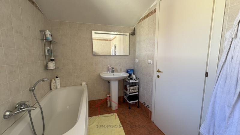 Porzione di QUADRIFAMILIARE di circa 230 mq – ALBIGNASEGO

In una zona residenziale tranquilla, r...