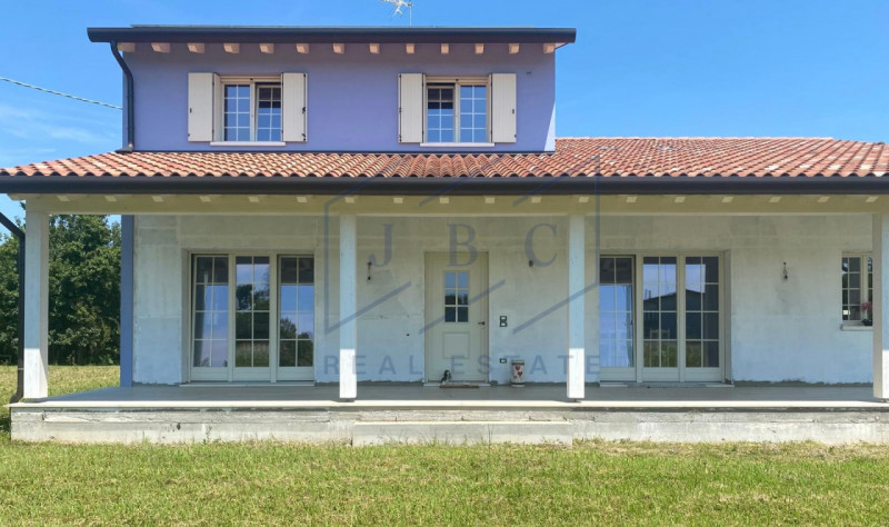 SAN BIAGIO DI CALLALTA - FAGARE’ (TV)
Questa splendida villa di campagna, realizzata secondo i pr...