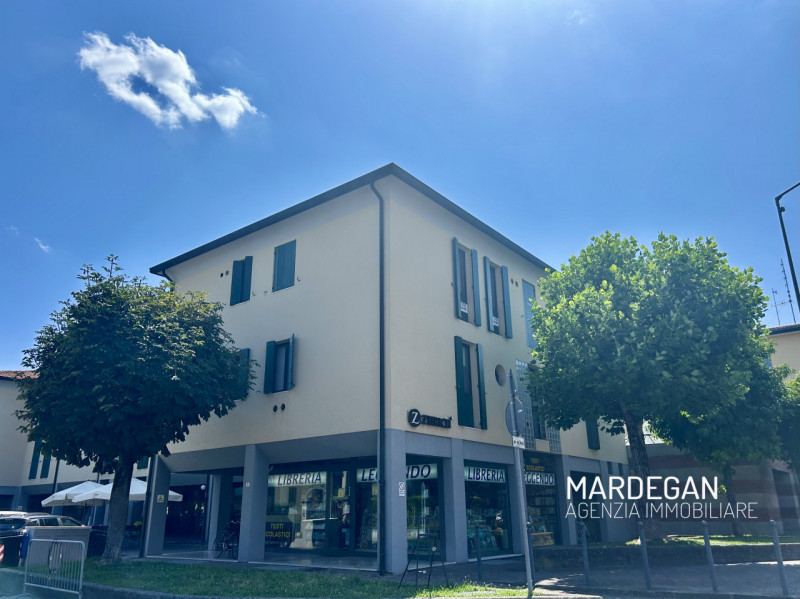 Quando vieni a scoprirlo?
In un bel contesto curato e in ordine, ufficio di 250 mq, diviso in due...