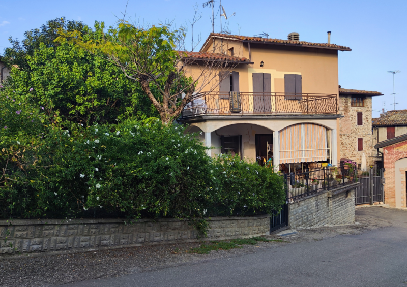 Langhirano Vendita Casa a schiera porzione di testa