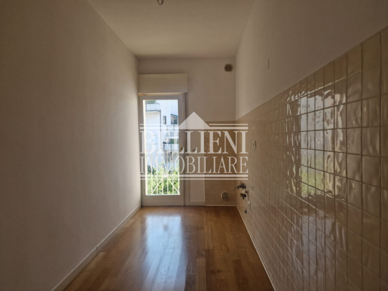 SANT'ANDREA - Proponiamo in vendita un ampio appartamento bicamere situato nella tranquilla e ric...