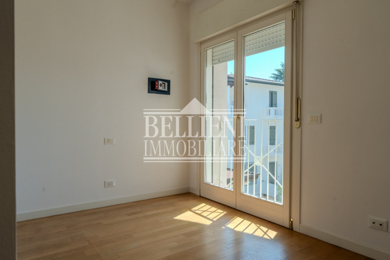 SANT'ANDREA - Proponiamo in vendita un ampio appartamento bicamere situato nella tranquilla e ric...