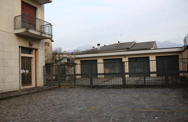 Rif. A.A.8-224

Vendita all'asta - appartamento al 1° piano in data 4 dicembre 2025

Descrizione:...