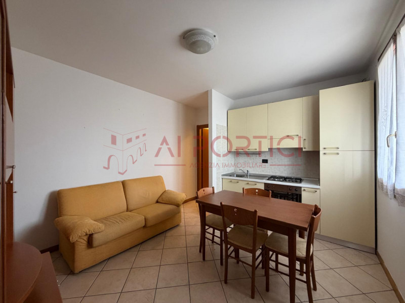 PIOVE DI SACCO – APPARTAMENTO al piano terra comodo al centro storico e alle vie principali. E’ c...