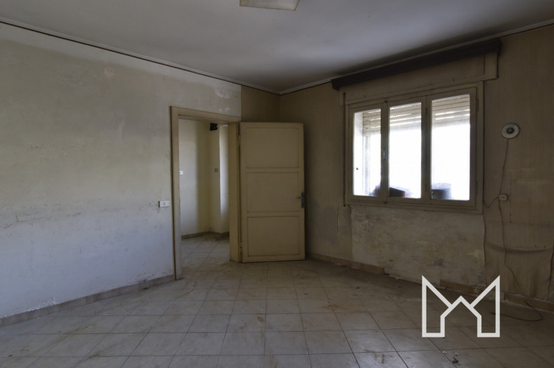 BASSANO DEL GRAPPA - In zona residenziale comoda al centro della città proponiamo palazzina compo...