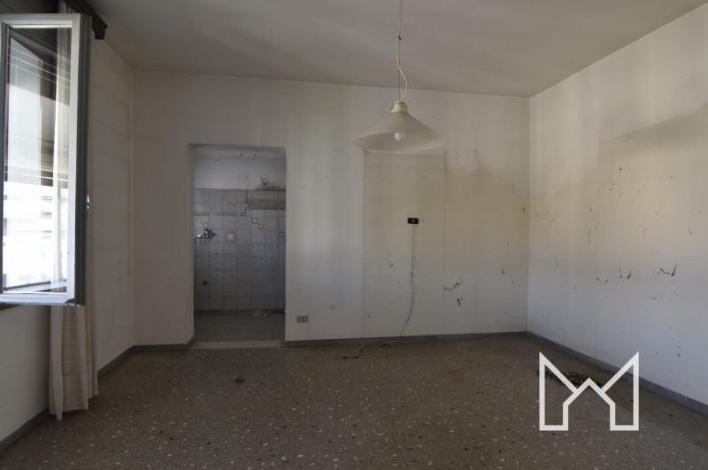 BASSANO DEL GRAPPA - In zona residenziale comoda al centro della città proponiamo palazzina compo...