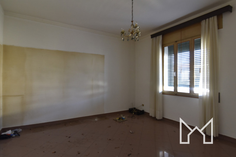 BASSANO DEL GRAPPA - In zona residenziale comoda al centro della città proponiamo palazzina compo...