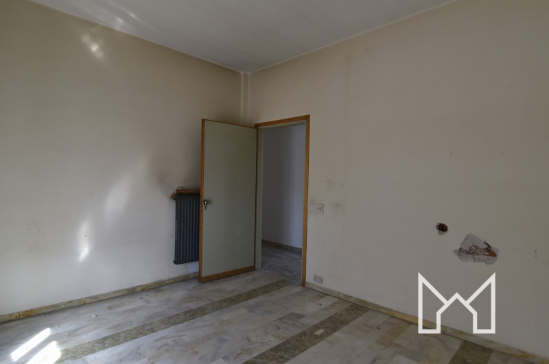 BASSANO DEL GRAPPA - In zona residenziale comoda al centro della città proponiamo palazzina compo...
