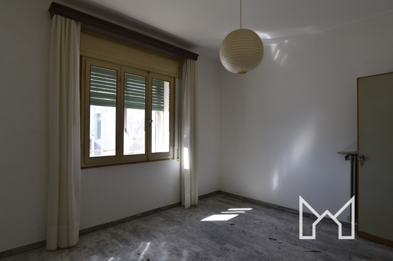 BASSANO DEL GRAPPA - In zona residenziale comoda al centro della città proponiamo palazzina compo...