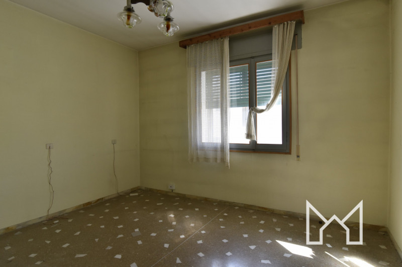 BASSANO DEL GRAPPA - In zona residenziale comoda al centro della città proponiamo palazzina compo...