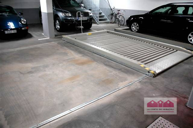 MOTTON SAN LORENZO: IN ZONA CENTRO STORICO PROPONIAMO IN VENDITA POSTI AUTO COPERTI SU PIATTAFORM...