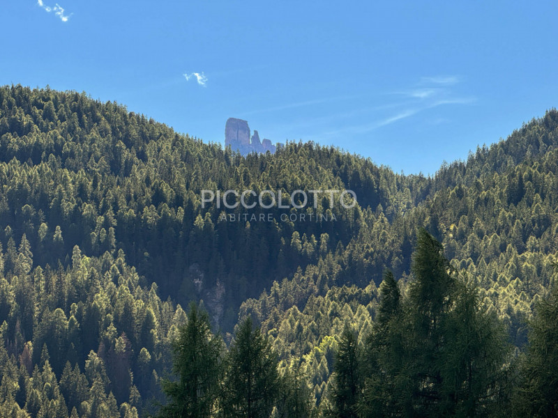 Rif. V5322 - Cortina d'Ampezzo, in invidiabile posizione panoramica, appartamento di circa 180 mq...