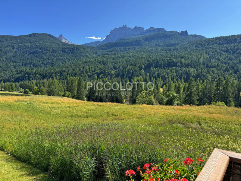 Rif. V5322 - Cortina d'Ampezzo, in invidiabile posizione panoramica, appartamento di circa 180 mq...