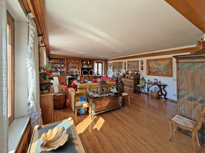 Rif. V5322 - Cortina d'Ampezzo, in invidiabile posizione panoramica, appartamento di circa 180 mq...