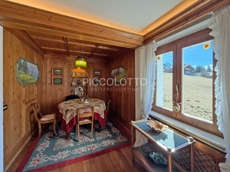 Rif. V5322 - Cortina d'Ampezzo, in invidiabile posizione panoramica, appartamento di circa 180 mq...