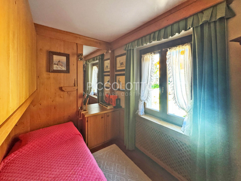 Rif. V5322 - Cortina d'Ampezzo, in invidiabile posizione panoramica, appartamento di circa 180 mq...