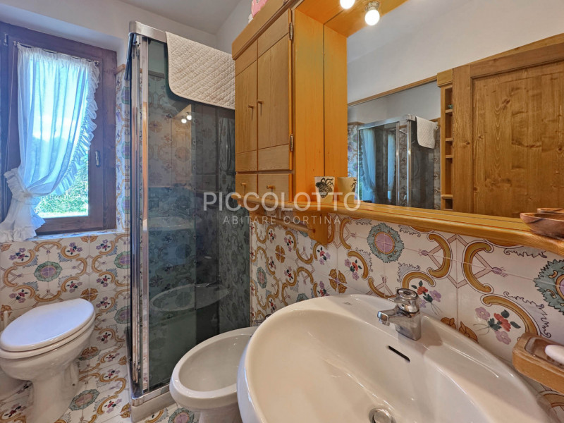 Rif. V5322 - Cortina d'Ampezzo, in invidiabile posizione panoramica, appartamento di circa 180 mq...