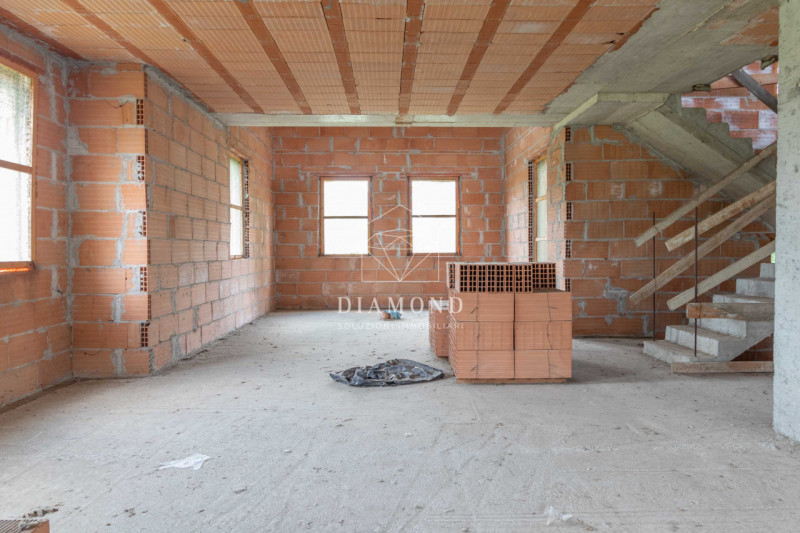 Caselle: in zona tranquilla di campagna, ma a solo 1 km dal centro del paese, vi proponiamo una c...