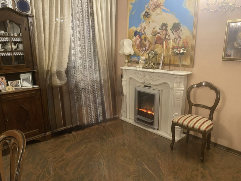 (Per INFO 3316190143) A Massanzago, in posizione centrale, proponiamo in vendita una porzione di ...