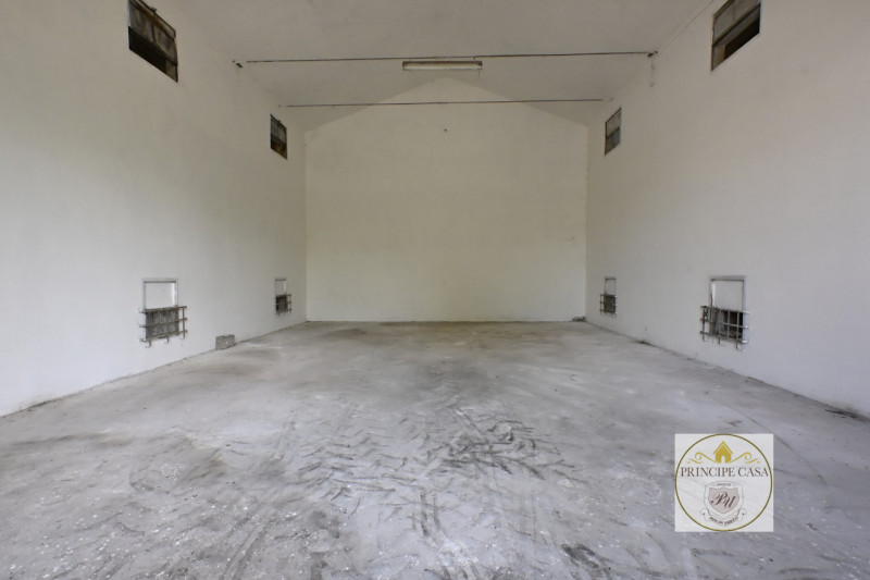 Rif:ruzt3. Si propone in vendita ed in esclusiva ad AGNA splendida abitazione rurale con annessi ...