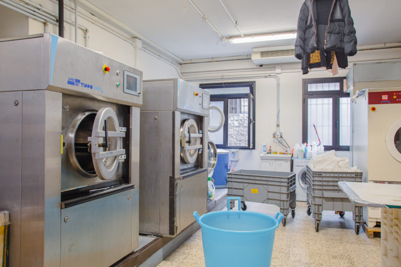 Cedesi attività artigianale storica nel settore lavanderia / pulisecco, ben avviata e con cliente...