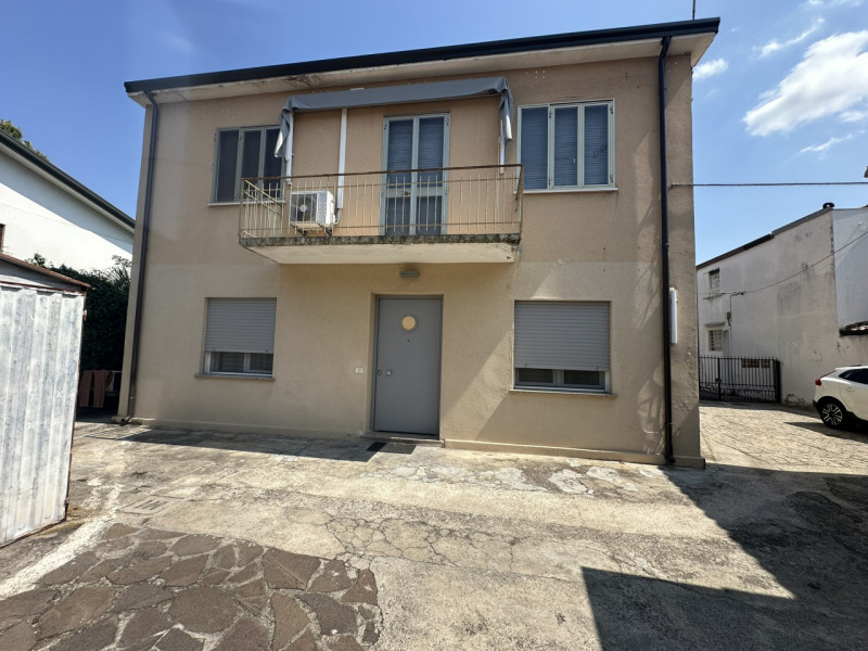 APPARTAMENTO IN BIFAMILIARE IN VENDITA ZONA SAN PAOLO- PADOVA

Immobile in esclusiva al Gruppo Pa...