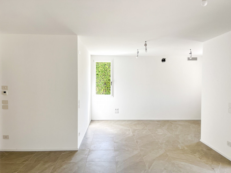 (Per INFO Roberto 3453195338) NOSTRA ESCLUSIVA - A Montebelluna, in una delle più rinomate zone d...