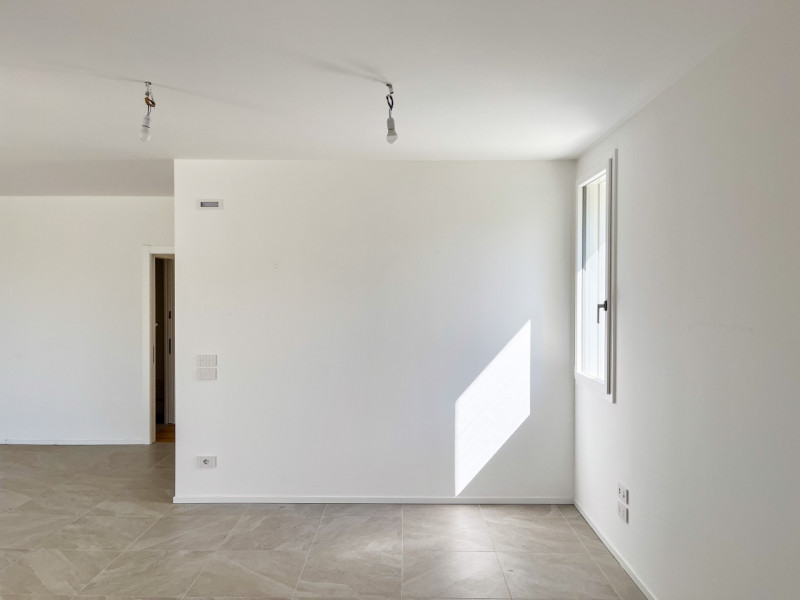 (Per INFO Roberto 3453195338) NOSTRA ESCLUSIVA - A Montebelluna, in una delle più rinomate zone d...