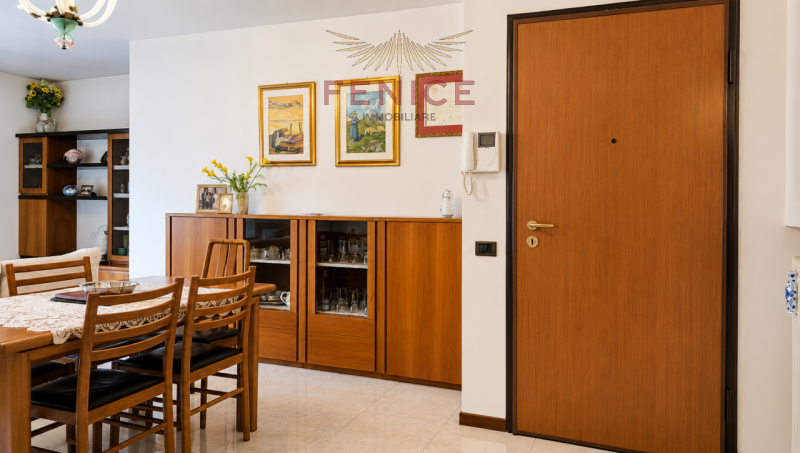 Scopri una rara opportunità abitativa nel pieno centro di Montebelluna! Proponiamo in vendita uno...
