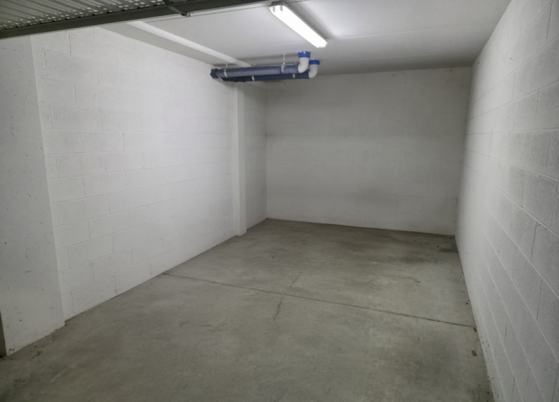 Scopri un'opportunità unica nel cuore di Montebelluna! Questo spazioso appartamento trilocale pos...