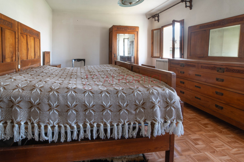 CAMPONOGARA - PORZIONE DI BIFAMILIARE inserita in un lotto di circa 900mq, ubicata in un contesto...