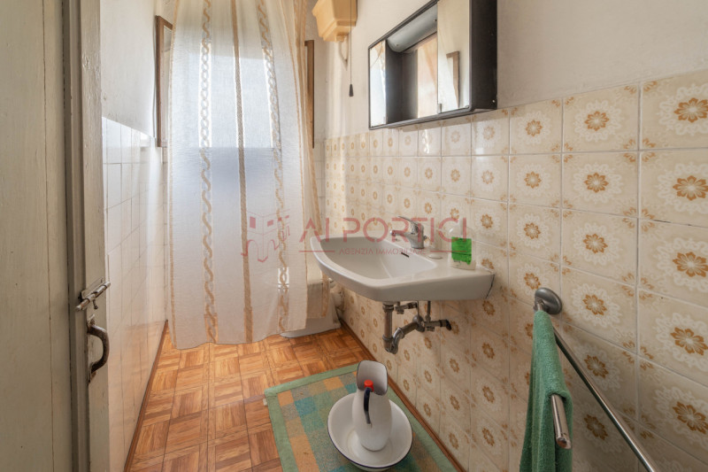 CAMPONOGARA - PORZIONE DI BIFAMILIARE inserita in un lotto di circa 900mq, ubicata in un contesto...