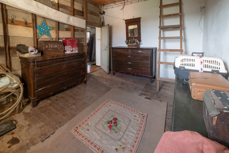 CAMPONOGARA - PORZIONE DI BIFAMILIARE inserita in un lotto di circa 900mq, ubicata in un contesto...