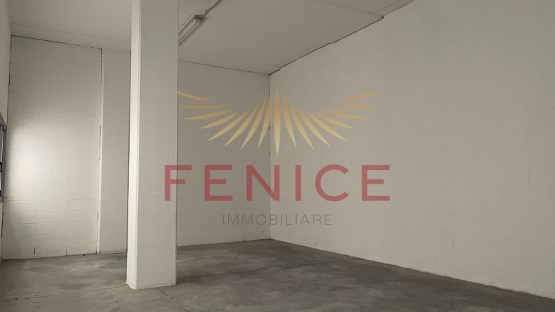 Se stai cercando un'opportunità unica nel cuore della splendida zona di Biadene, il nostro negozi...