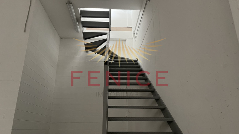 Se stai cercando un'opportunità unica nel cuore della splendida zona di Biadene, il nostro negozi...